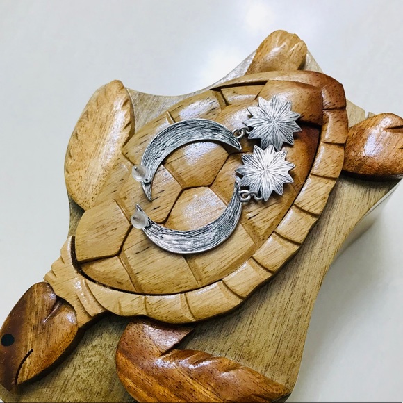 🌙Last pair!🌙Moon Goddess Earrings - Picture 7 of 8